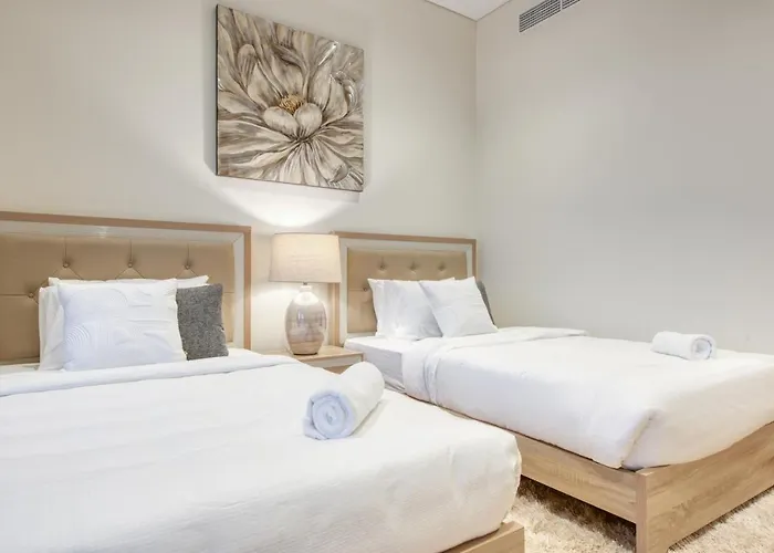 Rh- A Stylish Home Away From Home, Spacious 02 Bedroom Near Dubai Mall