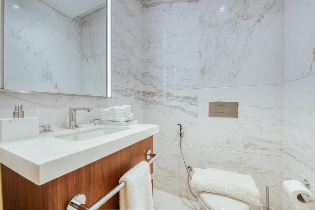 Rh- A Stylish Away From Home, Spacious 02 Bedroom Near Mall Апартаменты